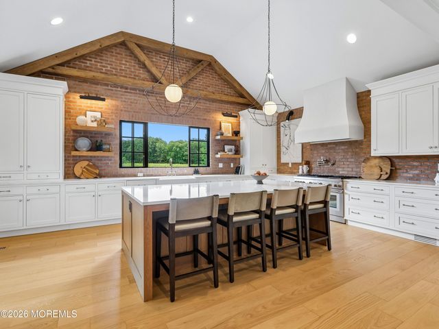 8 Hillcrest Drive, Colts Neck, NJ 07722