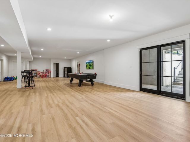 8 Hillcrest Drive, Colts Neck, NJ 07722