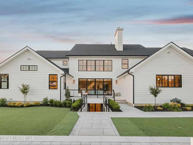 8 Hillcrest Drive, Colts Neck, NJ 07722