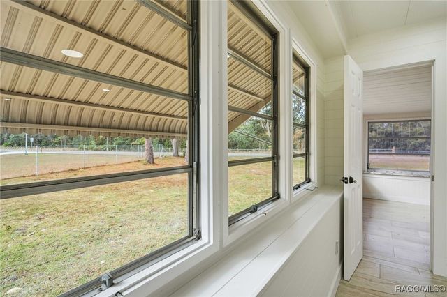 979 N Dunkenfield Avenue, Crystal River, FL 34429