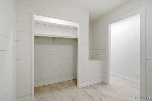 979 N Dunkenfield Avenue, Crystal River, FL 34429