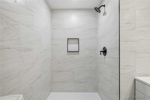 979 N Dunkenfield Avenue, Crystal River, FL 34429