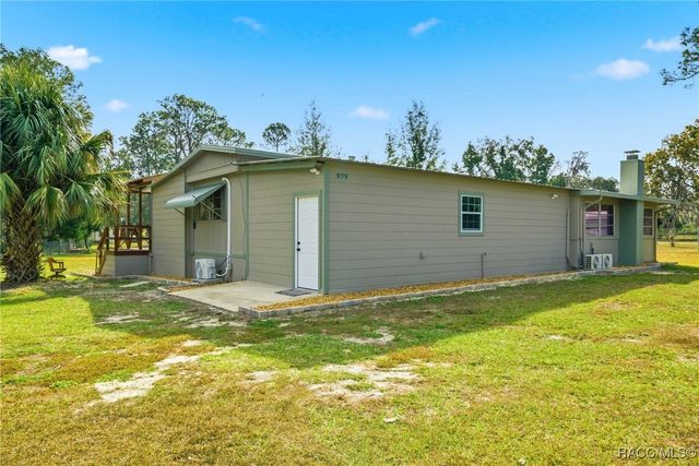 979 N Dunkenfield Avenue, Crystal River, FL 34429