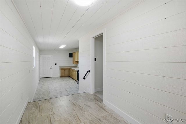 979 N Dunkenfield Avenue, Crystal River, FL 34429