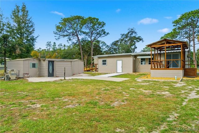 979 N Dunkenfield Avenue, Crystal River, FL 34429