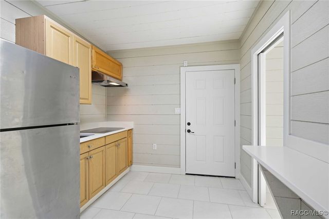 979 N Dunkenfield Avenue, Crystal River, FL 34429