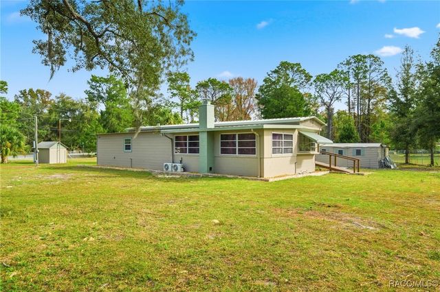 979 N Dunkenfield Avenue, Crystal River, FL 34429