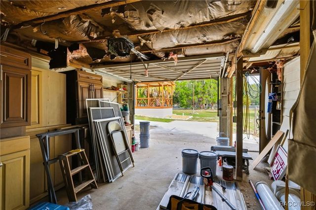 979 N Dunkenfield Avenue, Crystal River, FL 34429