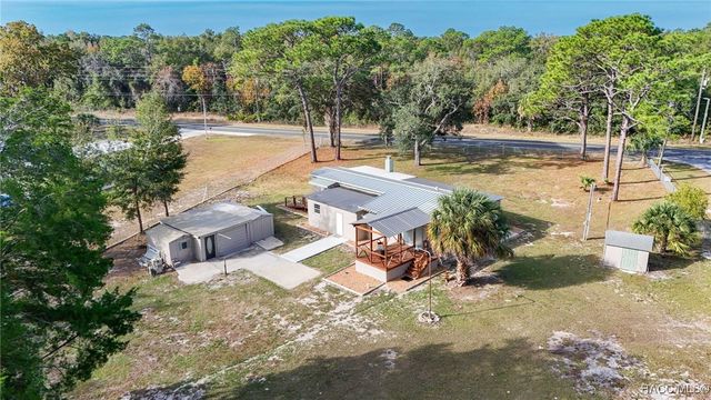 979 N Dunkenfield Avenue, Crystal River, FL 34429