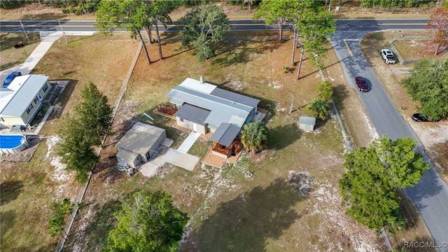 979 N Dunkenfield Avenue, Crystal River, FL 34429