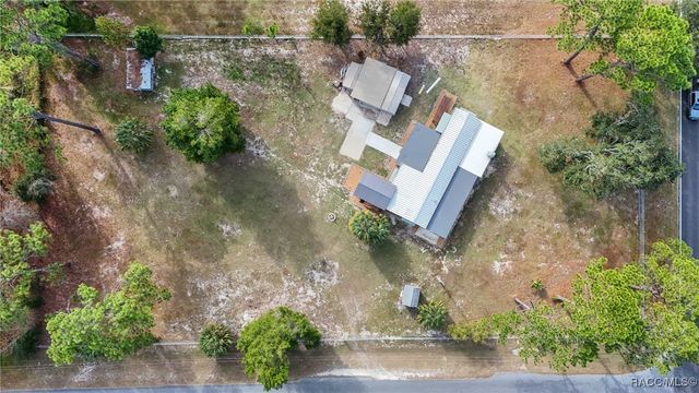 979 N Dunkenfield Avenue, Crystal River, FL 34429