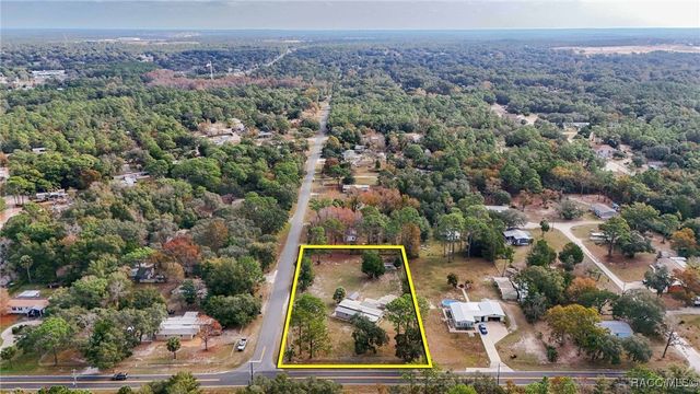 979 N Dunkenfield Avenue, Crystal River, FL 34429