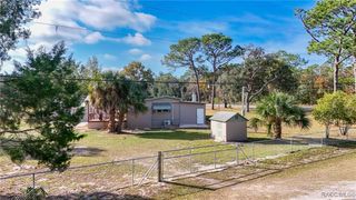 979 N Dunkenfield Avenue, Crystal River, FL 34429