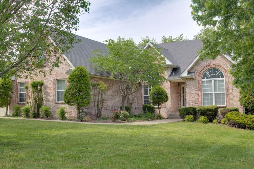 100 Camden Court North, Hendersonville, TN 37075