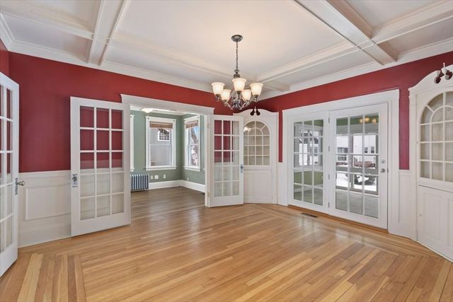 10 Winchester St, Haverhill, MA 01835