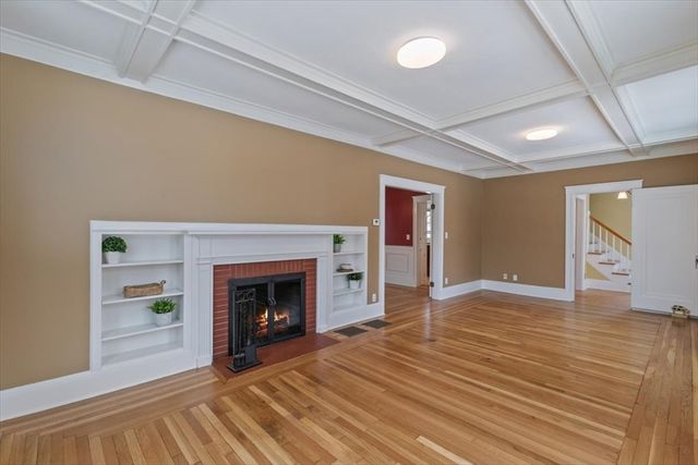 10 Winchester St, Haverhill, MA 01835