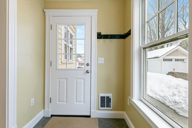 10 Winchester St, Haverhill, MA 01835