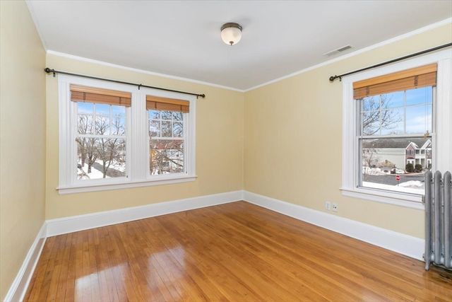 10 Winchester St, Haverhill, MA 01835