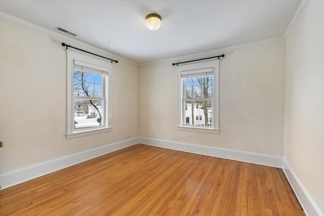 10 Winchester St, Haverhill, MA 01835