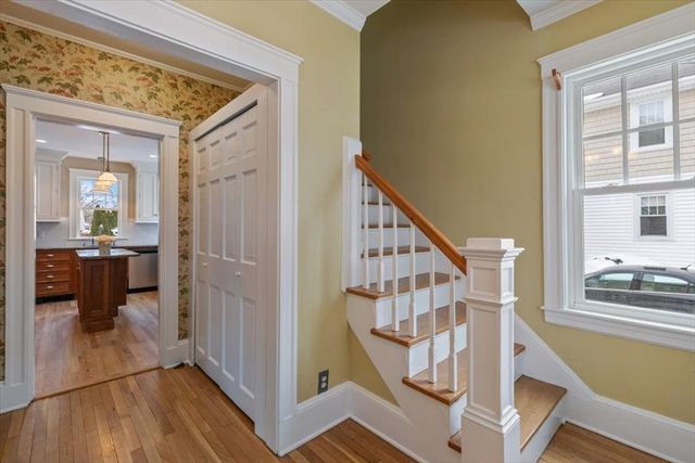 10 Winchester St, Haverhill, MA 01835