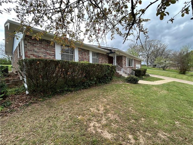 206 Roberta Drive, Harrison, AR 72601