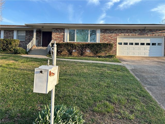 206 Roberta Drive, Harrison, AR 72601