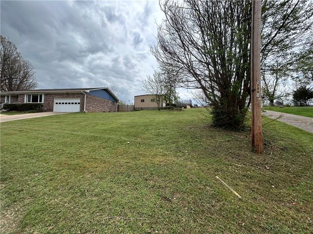 206 Roberta Drive, Harrison, AR 72601