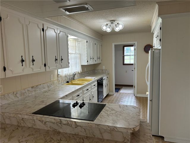 206 Roberta Drive, Harrison, AR 72601