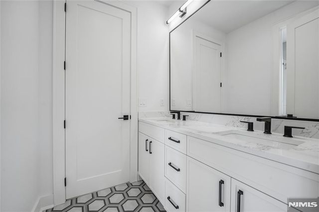 401 C Grand Avenue 401 C, Leonia, NJ 07605