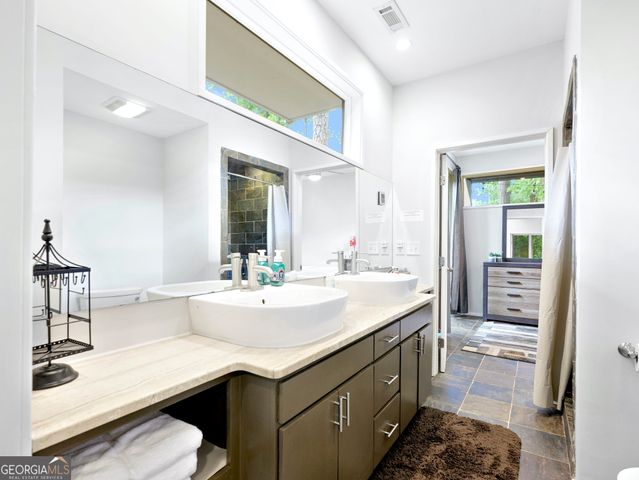 5724 Kayron Drive, Atlanta, GA 30328