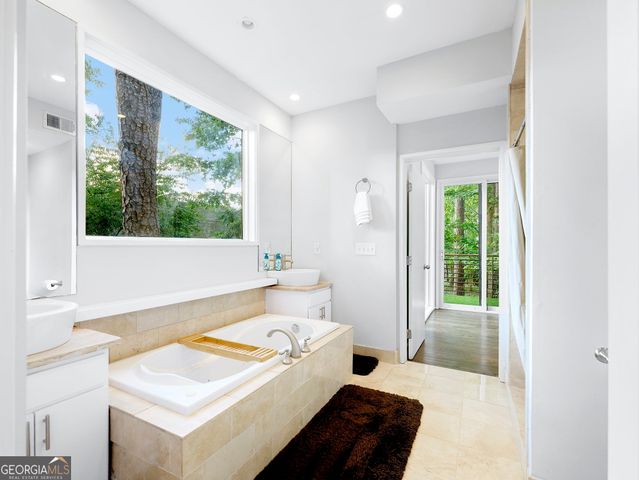 5724 Kayron Drive, Atlanta, GA 30328