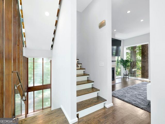 5724 Kayron Drive, Atlanta, GA 30328