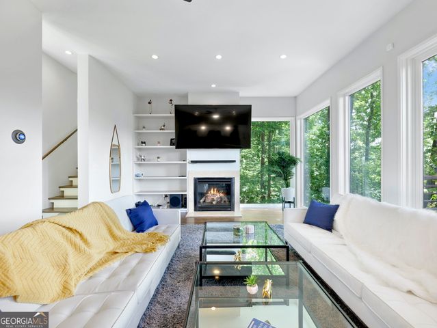 5724 Kayron Drive, Atlanta, GA 30328