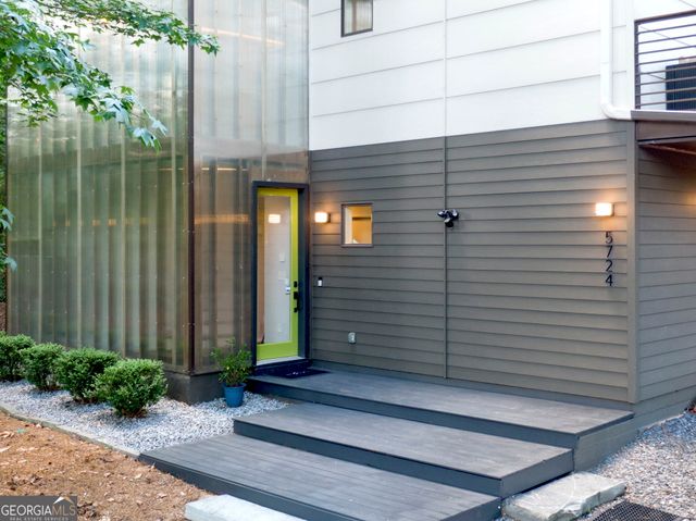 5724 Kayron Drive, Atlanta, GA 30328