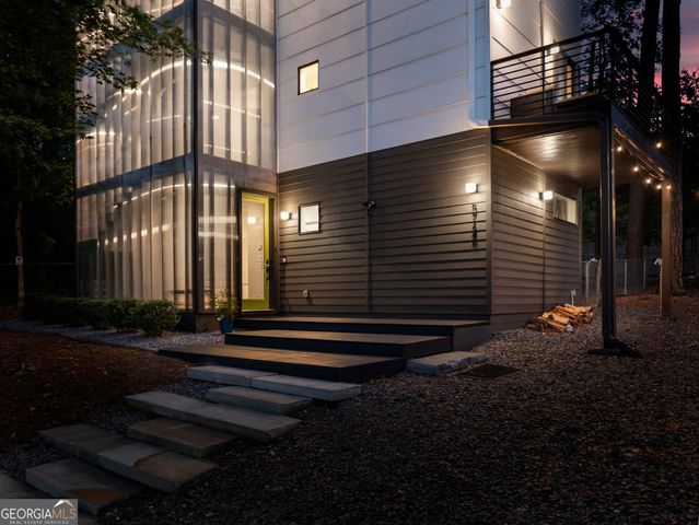 5724 Kayron Drive, Atlanta, GA 30328