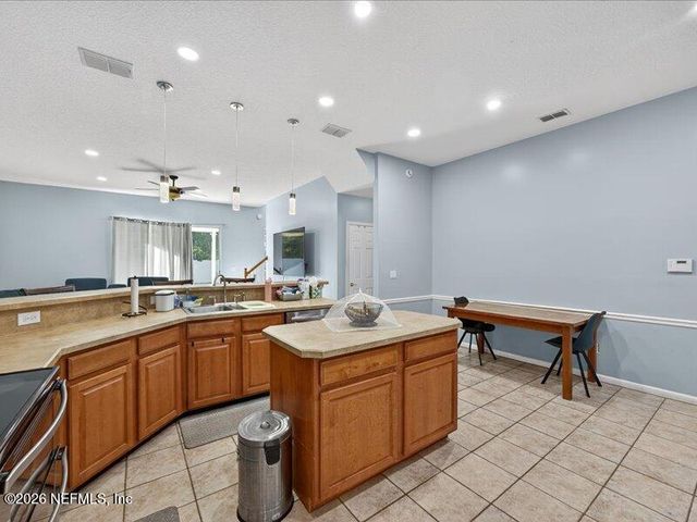3204 WANDERING OAKS Drive, Orange Park, FL 32065