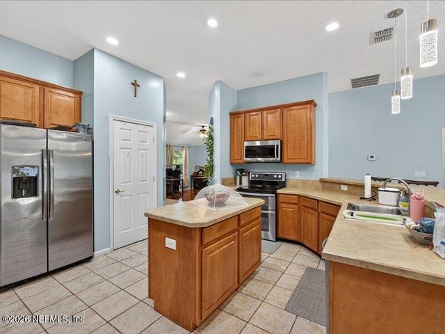 3204 WANDERING OAKS Drive, Orange Park, FL 32065