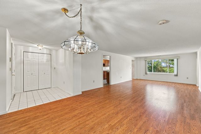 12 Ledgewood Way 21, Peabody, MA 01960