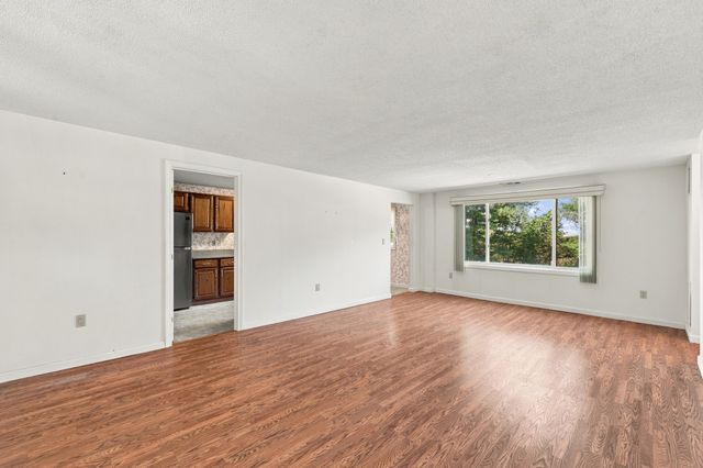 12 Ledgewood Way 21, Peabody, MA 01960