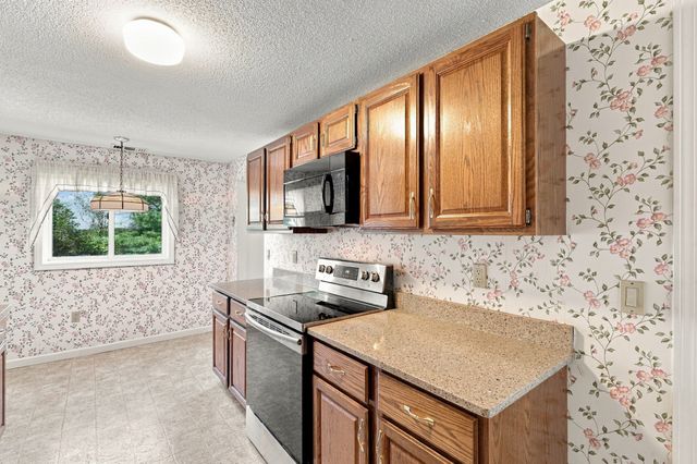 12 Ledgewood Way 21, Peabody, MA 01960