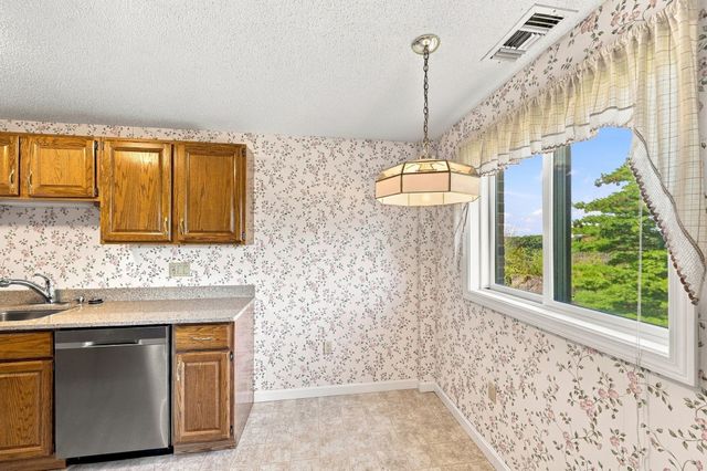 12 Ledgewood Way 21, Peabody, MA 01960