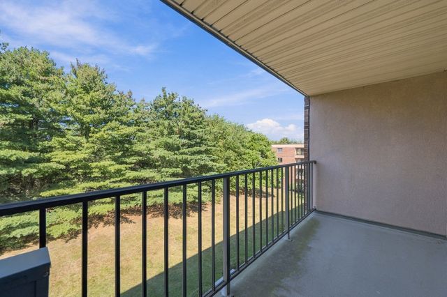 12 Ledgewood Way 21, Peabody, MA 01960