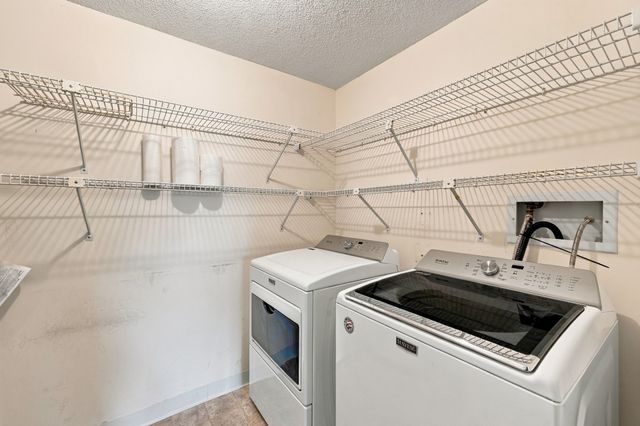 12 Ledgewood Way 21, Peabody, MA 01960