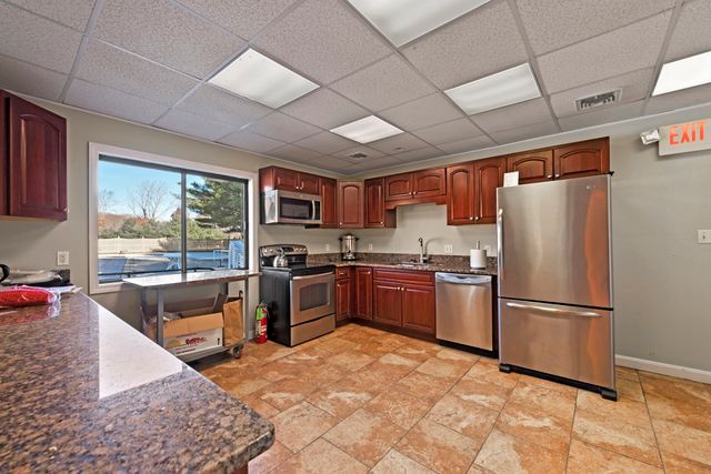 12 Ledgewood Way 21, Peabody, MA 01960