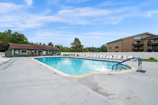 12 Ledgewood Way 21, Peabody, MA 01960