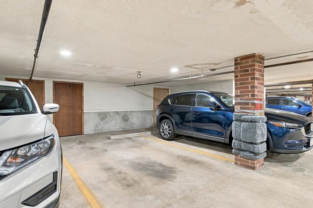 12 Ledgewood Way 21, Peabody, MA 01960