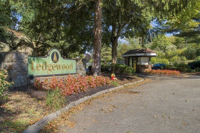 12 Ledgewood Way 21, Peabody, MA 01960