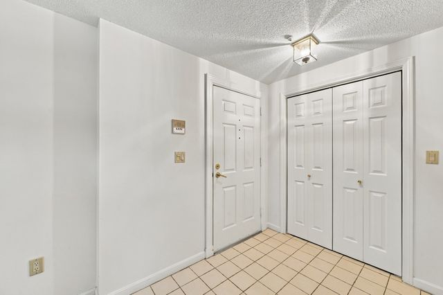12 Ledgewood Way 21, Peabody, MA 01960