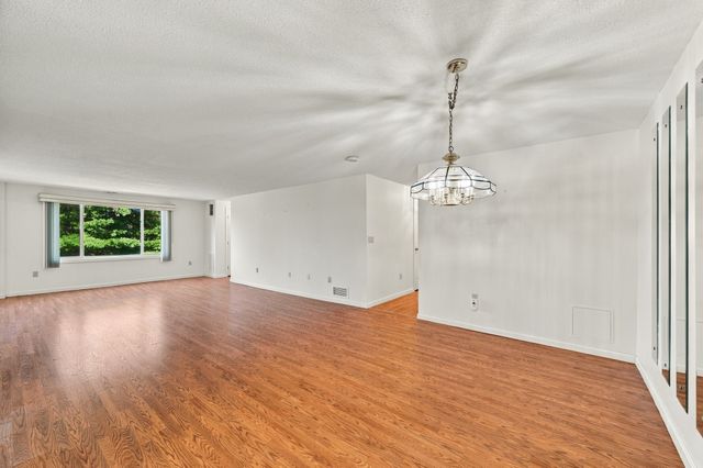 12 Ledgewood Way 21, Peabody, MA 01960