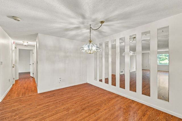 12 Ledgewood Way 21, Peabody, MA 01960